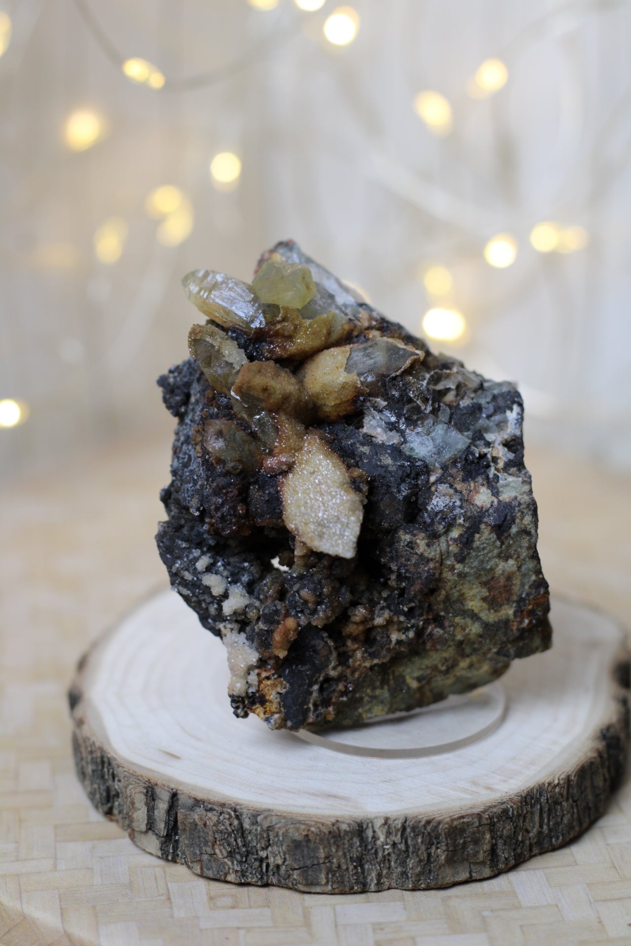 Sugar quartz over green quartz