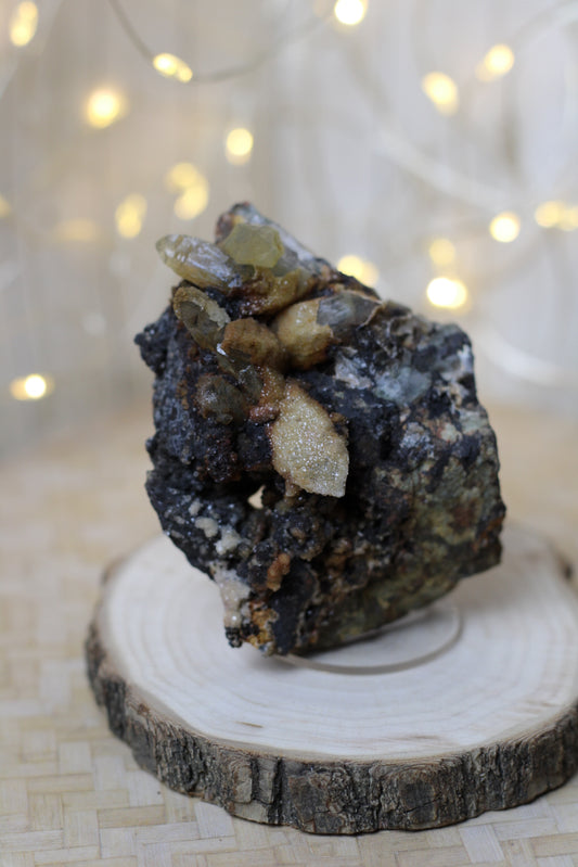Sugar quartz over green quartz